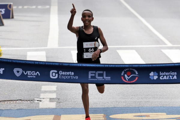 Atleta da Tanzânia vence São Silvestre e Nubia de Oliveira chega em 3º