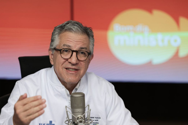 Nada justifica conflitos acabarem em bombardeio, diz ministro da Saúde