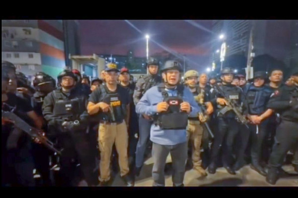 Nº 2 do chavismo pede calma ao povo venezuelano após ataques dos EUA