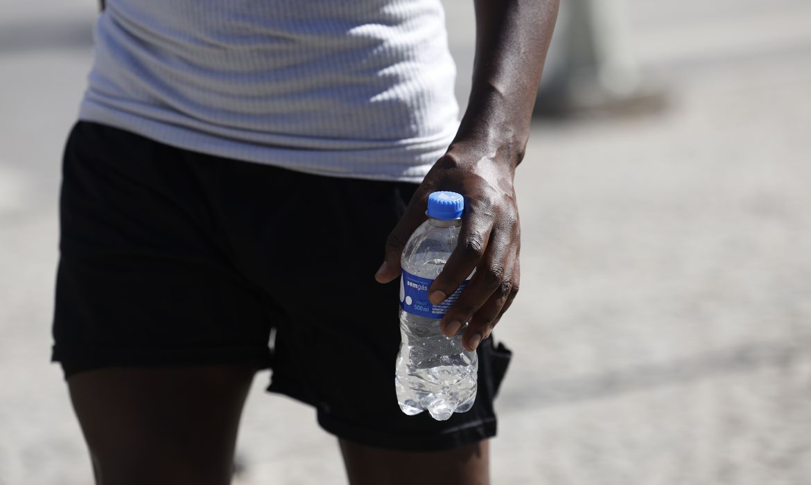 Calor causa 2,6 mil atendimentos de emergência no estado do Rio
