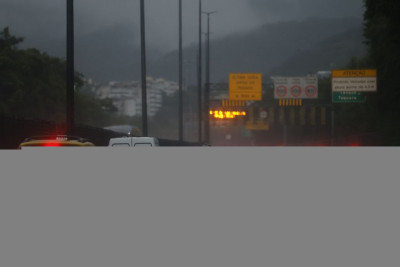 Defesa Civil do RJ alerta para chuvas intensas no estado até segunda