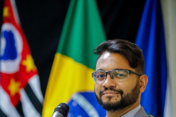 Ismael Colosi, administrador de empresas e comunicador