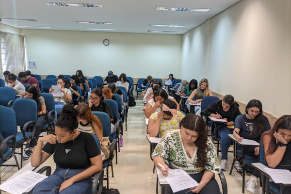 Turma do Cursinho Social Flavi USP: projeto tem aulas presenciais e online