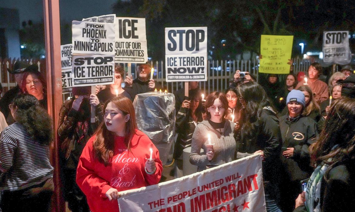 Minneapolis protesta após morte de cidadã dos EUA pela polícia do ICE