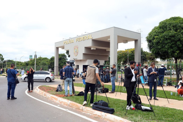 8/1: lembre como a imprensa estrangeira repercutiu condenações do STF