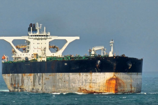 China condena apreensão de navios-petroleiros pelos EUA