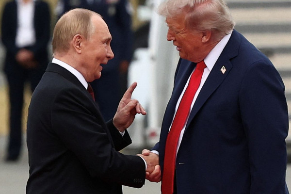 Ação de Trump nas Américas favorece Putin na Ucrânia, diz historiador