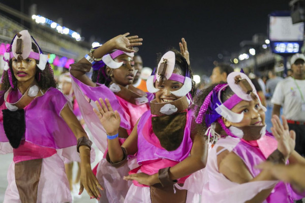 Escolas mirins se apresentarão nos ensaios na Marques de Sapucaí