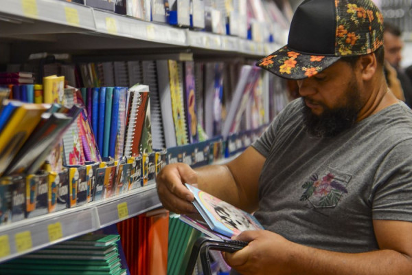 Maioria planeja reaproveitar material escolar na volta às aulas