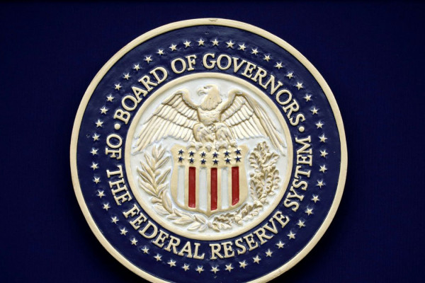 Trump usa acusação criminal como chantagem para reduzir juros, diz FED