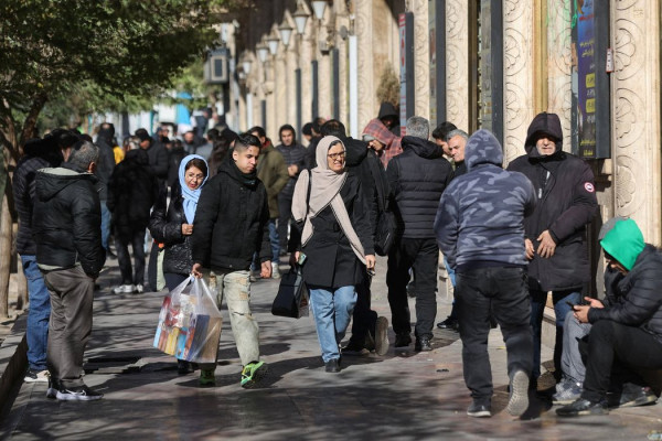 Trump anuncia tarifas de 25% a países que negociarem com Irã