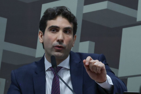 Galípolo assina manifesto internacional pela independência dos BCs