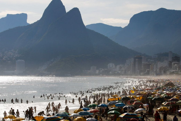 Turismo brasileiro tem faturamento recorde de R$ 185 bi em 2025 