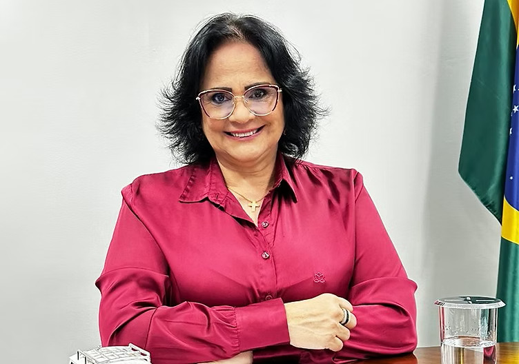 Senadora Damares Alves