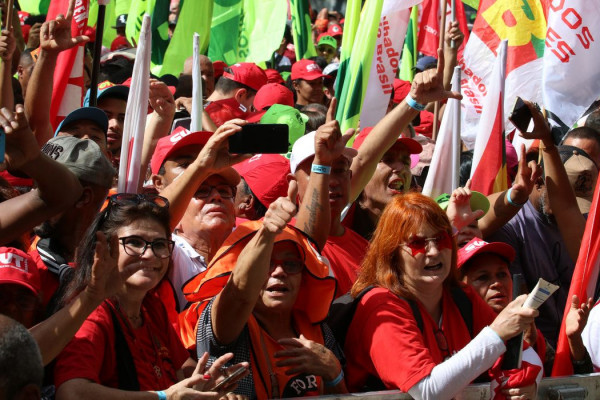 Sindicatos celebram salário mínimo e defendem melhoria em reajustes