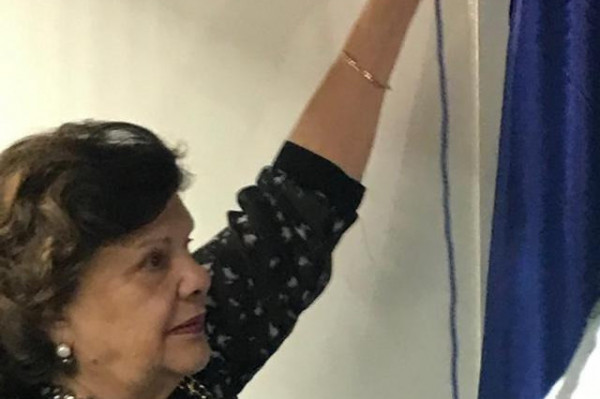 Vera Moquenco Figueiredo no salão Orestes Lopes de Camargo, na prefeitura de Ribeirão