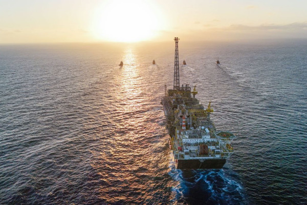 Petrobras supera projeções e tem produção recorde em 2025