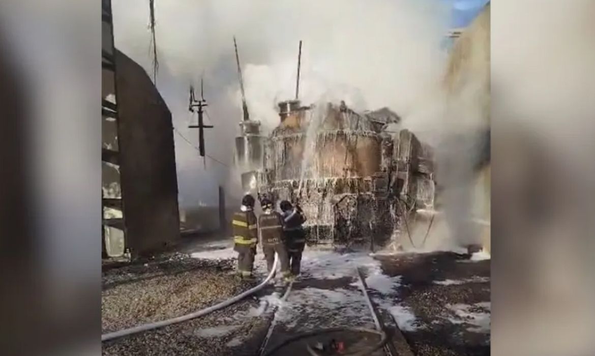 Incêndio atinge subestação de energia em Embu-Guaçu