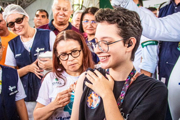 Cidades do CE e MG iniciam vacinação contra dengue com dose única