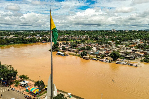 Rio Acre supera cota de inundação em Rio Branco, mas deve baixar