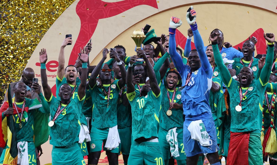 Após confusão, Senegal é campeão da Copa Africana de futebol