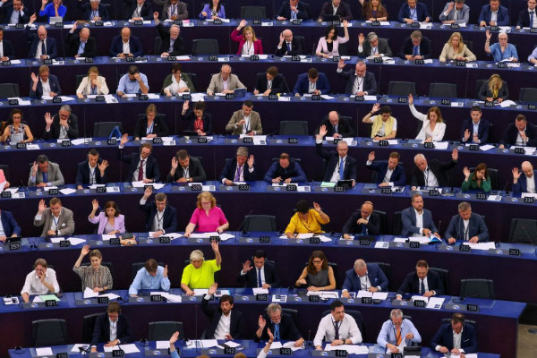 Eurodeputados aprovam moção para contestar acordo UE-Mercosul