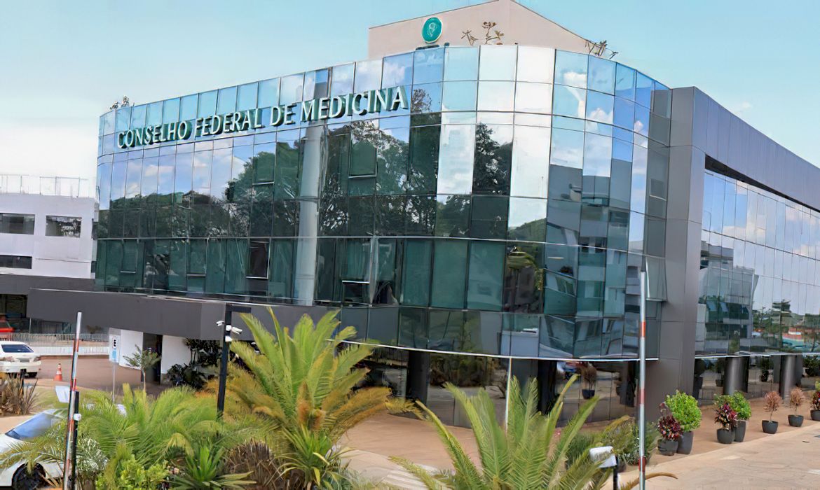 CFM estuda usar Enamed para conceder registro profissional 