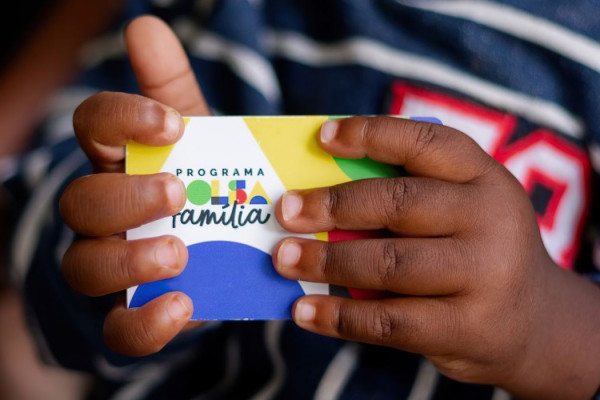Caixa paga Bolsa Família a beneficiários com NIS de final 4