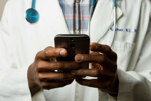 Governo quer que Enamed seja exame de proficiência para médicos 