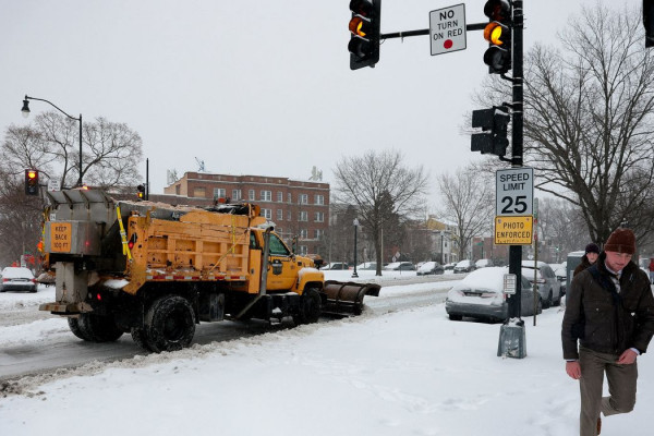 EUA: tempestade deixa 670 mil sem energia e cancela milhares de voos