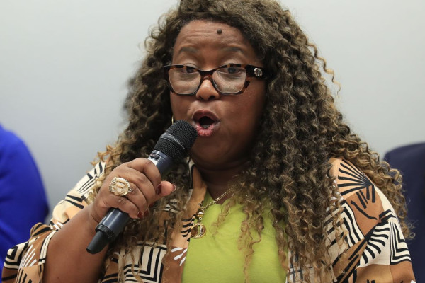 Macaé diz que carta de princípios dos direitos humanos foi "rifada"