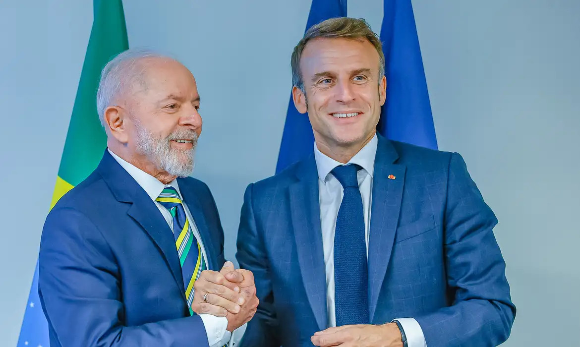 Em telefonema, Lula e Macron conversam sobre Conselho da Paz de Trump