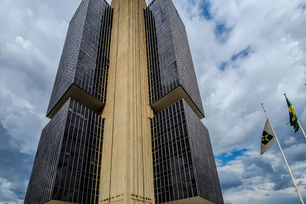 BC mantém juros básicos em 15% ao ano pela quinta vez seguida