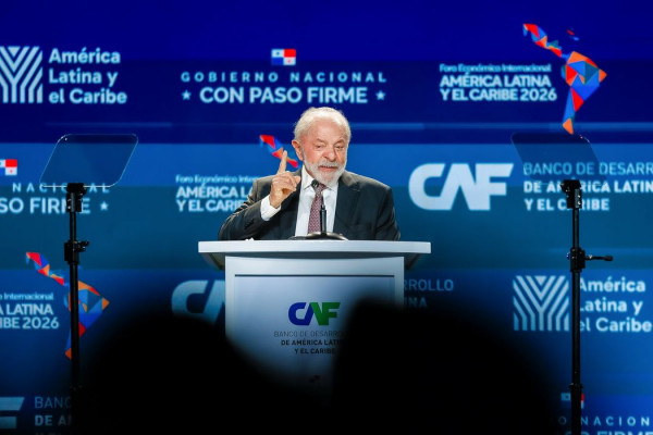 Divididos, somos frágeis, diz Lula ao defender integração na AL