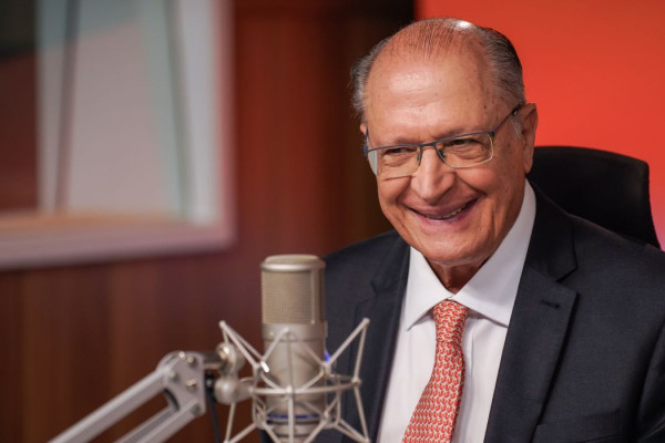 Alckmin conversa por telefone com vice-presidente da China