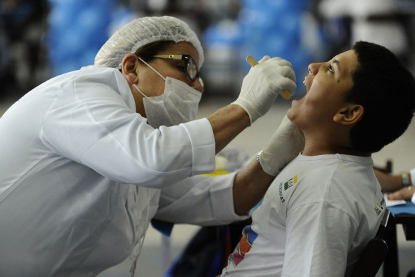 Governo deve entregar mais 400 unidades odontológicas móveis 