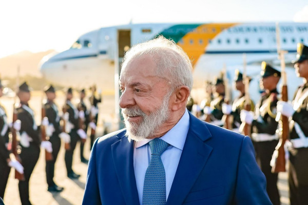 Lula fará cirurgia de catarata no olho esquerdo na sexta-feira