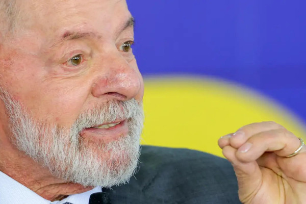 Lula tem evolução satisfatória após cirurgia de catarata