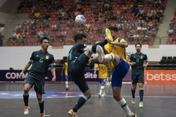 Brasil e Argentina decidem Copa América de Futsal neste domingo