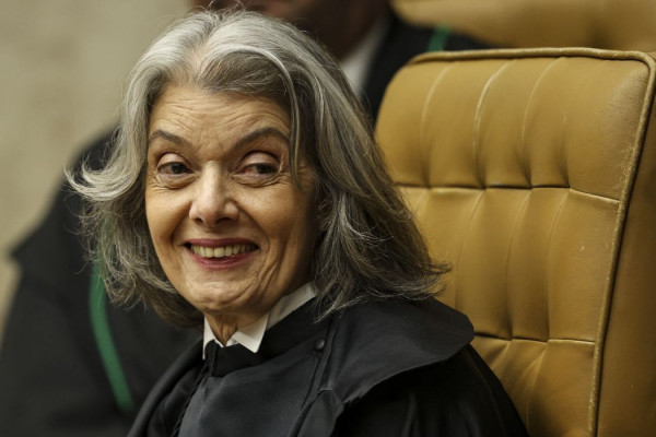 Cármen Lúcia anuncia proposta para atuação de juízes eleitorais