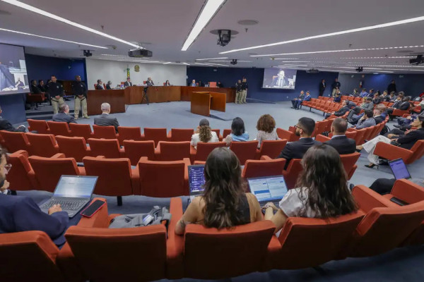 Moraes homologa acordo para que 2 kids pretos cumpram pena alternativa