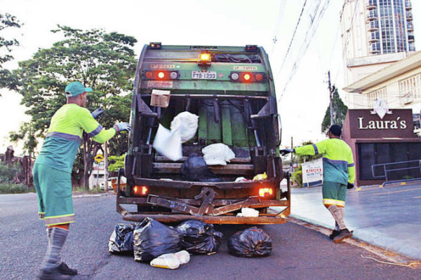 Coleta de Lixo Urbano Empresa Estre