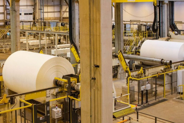 CNI aponta juros como responsáveis por desaceleração da indústria