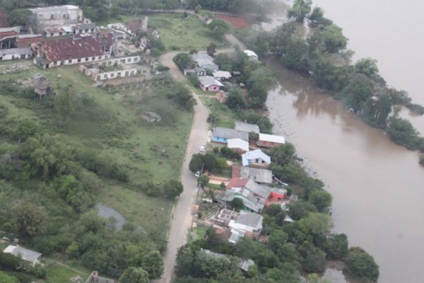 Quatro regiões do país têm alerta de chuvas intensas até sábado (7)