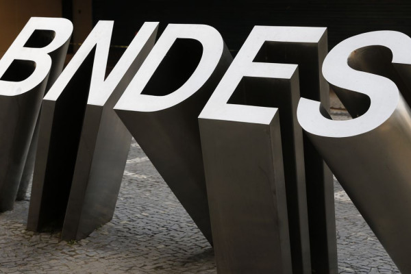 BNDES libera R$ 280 mi para fábrica de bateria da transição energética