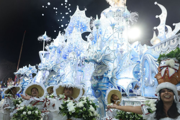 Beija-Flor de Nilópolis inova no carnaval 2026 e usa impressoras 3D