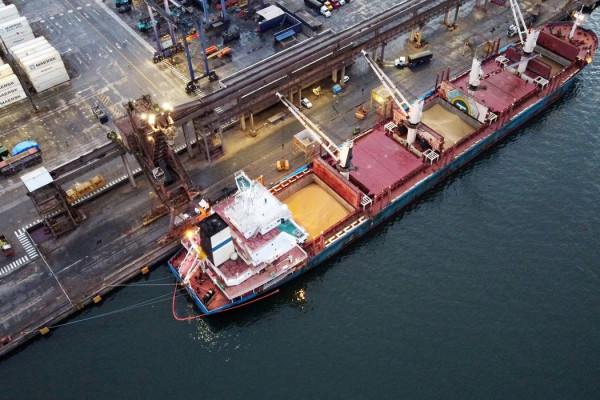 Exportações aos EUA caem 25,5% em janeiro, mas vendas à China sobem