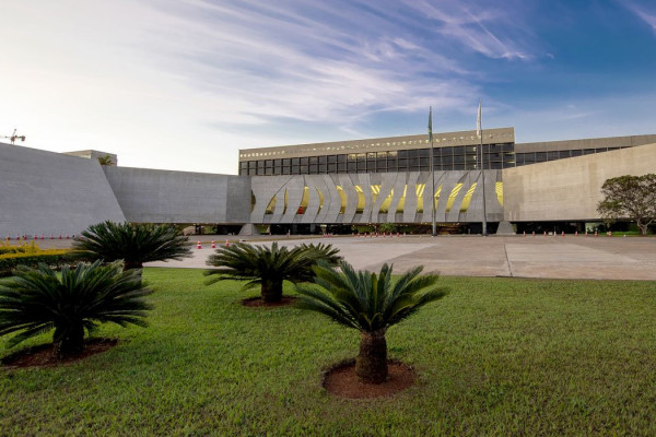 STJ condena conselheiro do TCE-RJ a 13 anos de prisão