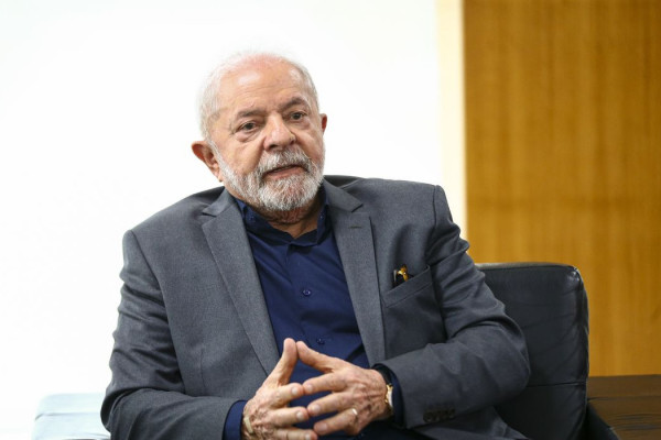 Principal desafio da Venezuela é fortalecer democracia, diz Lula
