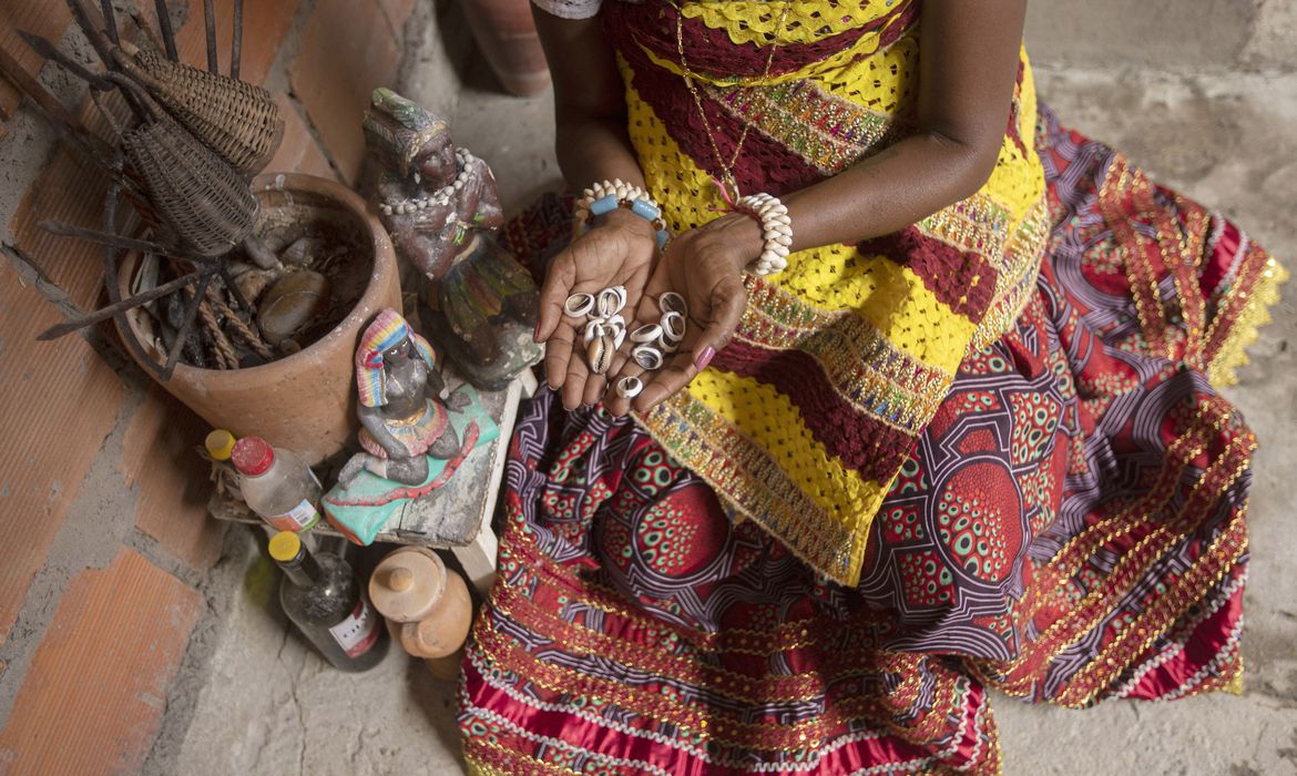 Cartilha une saberes de terreiros e prevenção do câncer em negras